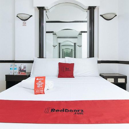 Reddoorz At Plus Villa Gloria Taguig Extérieur photo