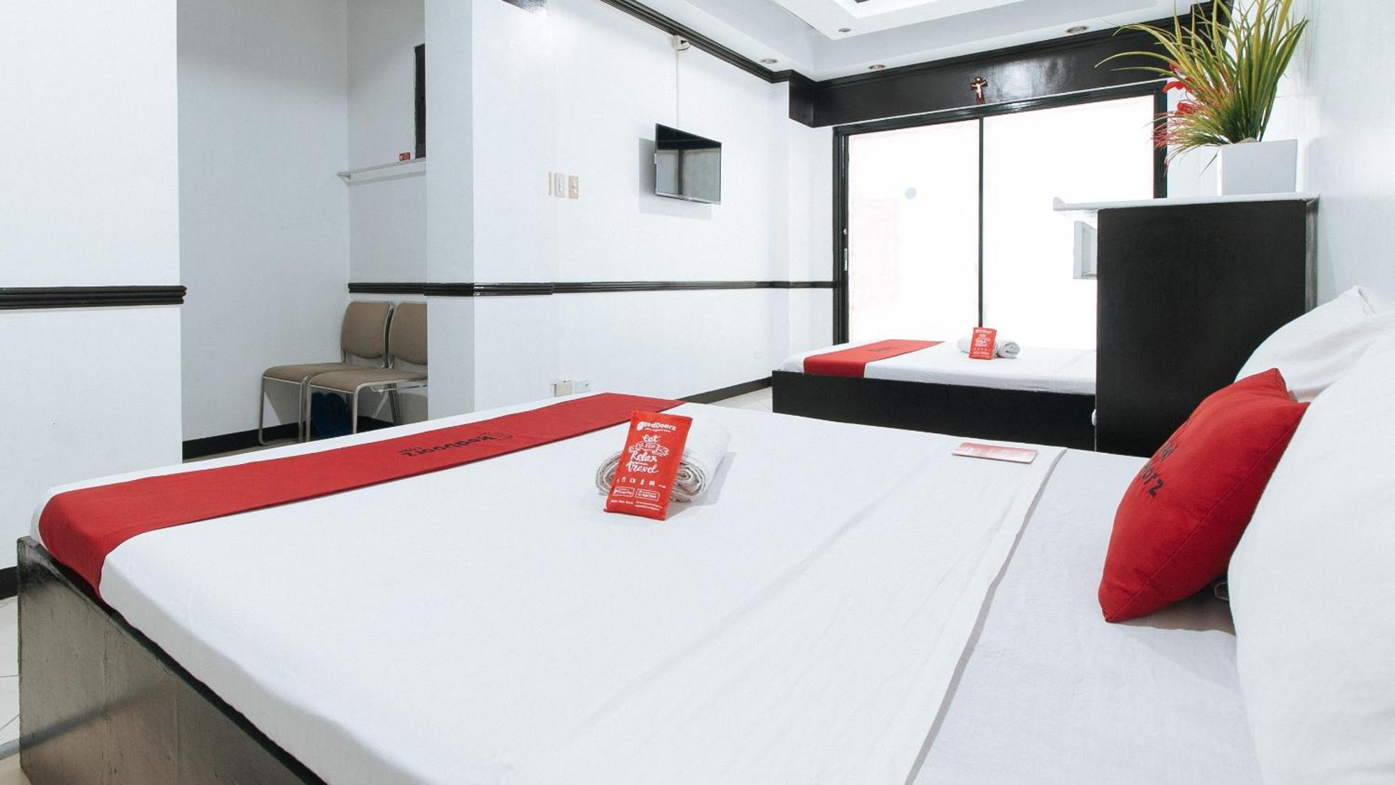 Reddoorz At Plus Villa Gloria Taguig Extérieur photo