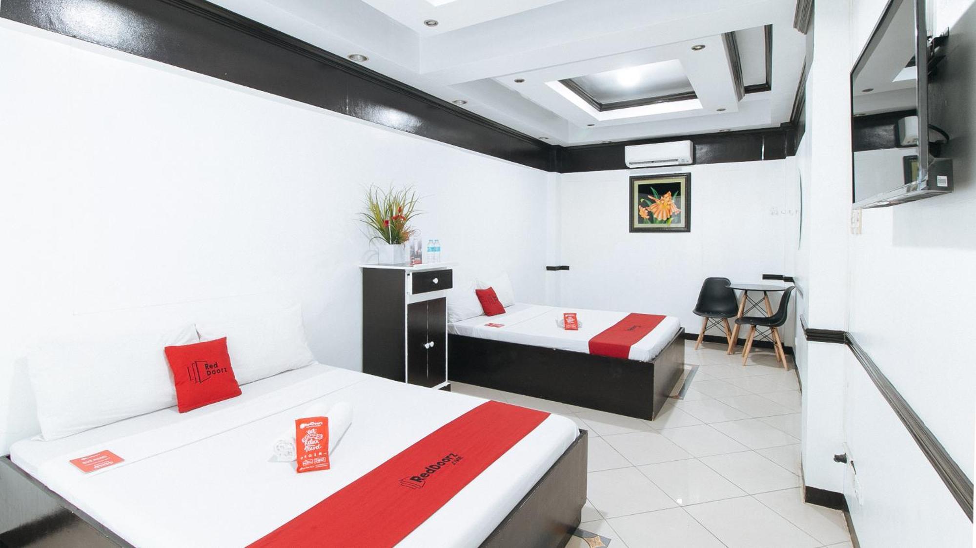 Reddoorz At Plus Villa Gloria Taguig Extérieur photo