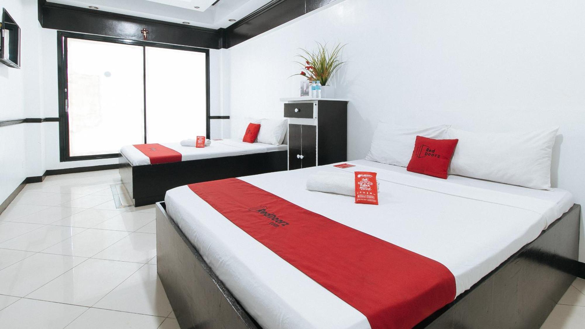 Reddoorz At Plus Villa Gloria Taguig Extérieur photo