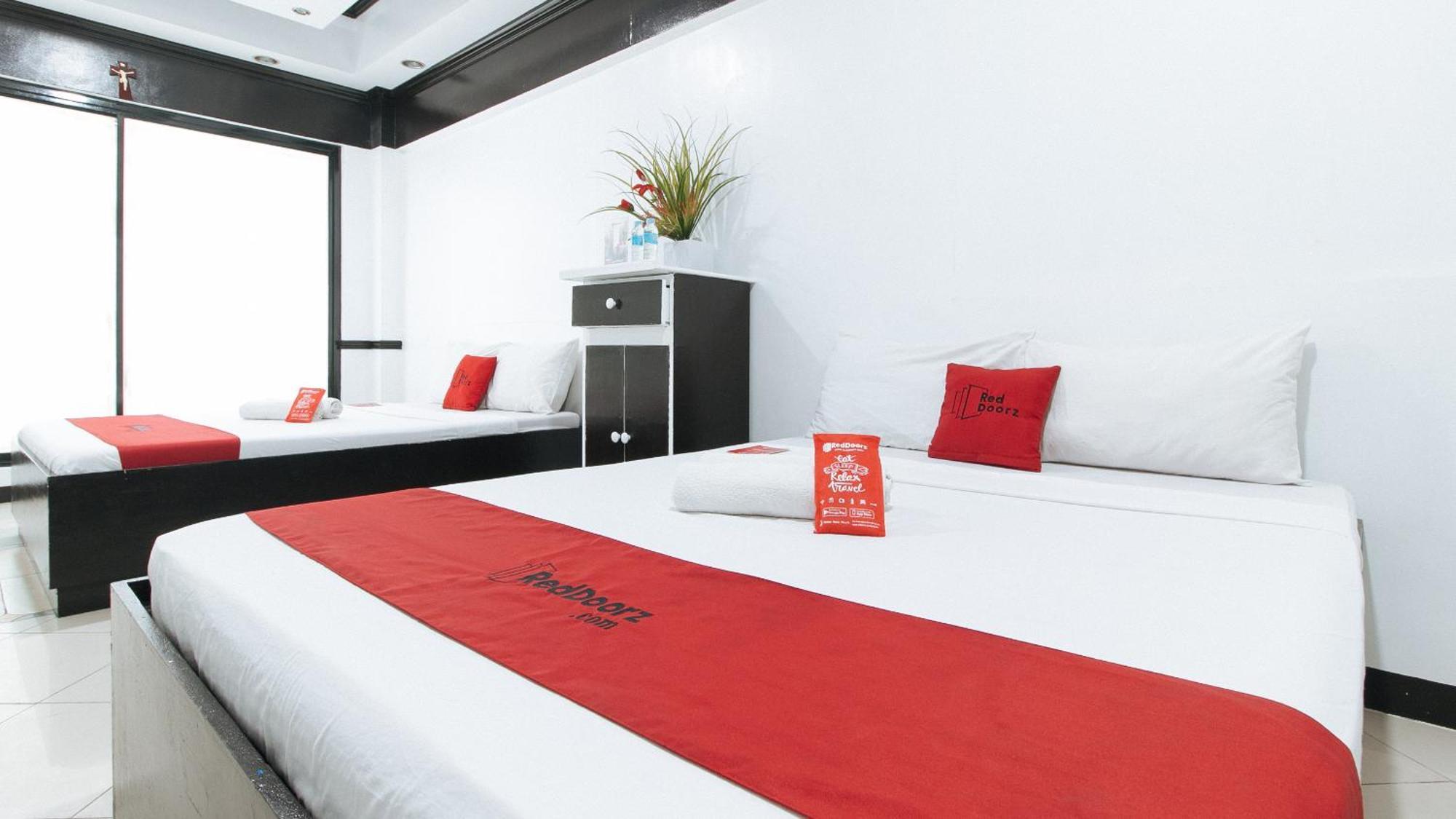 Reddoorz At Plus Villa Gloria Taguig Extérieur photo