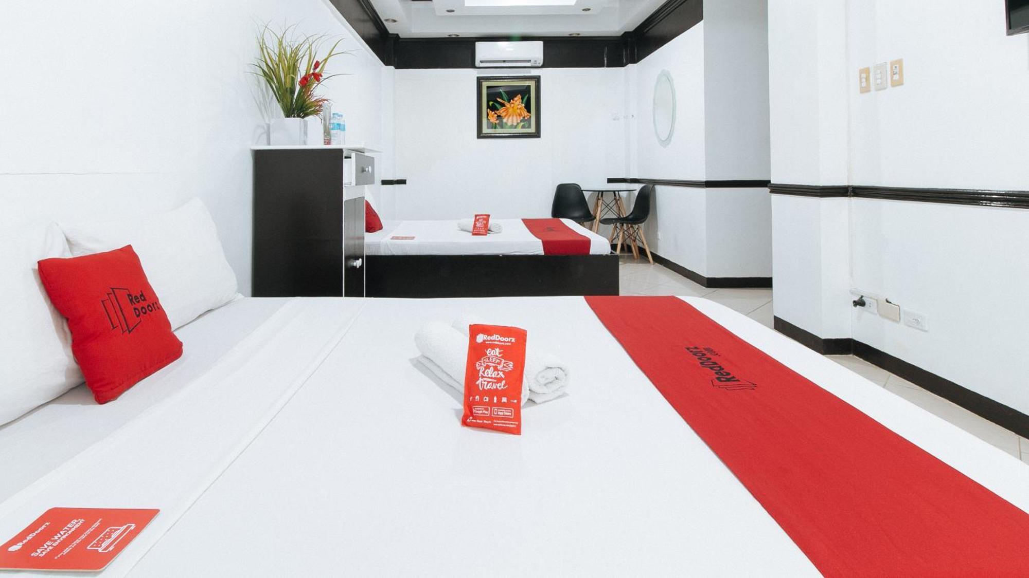 Reddoorz At Plus Villa Gloria Taguig Extérieur photo