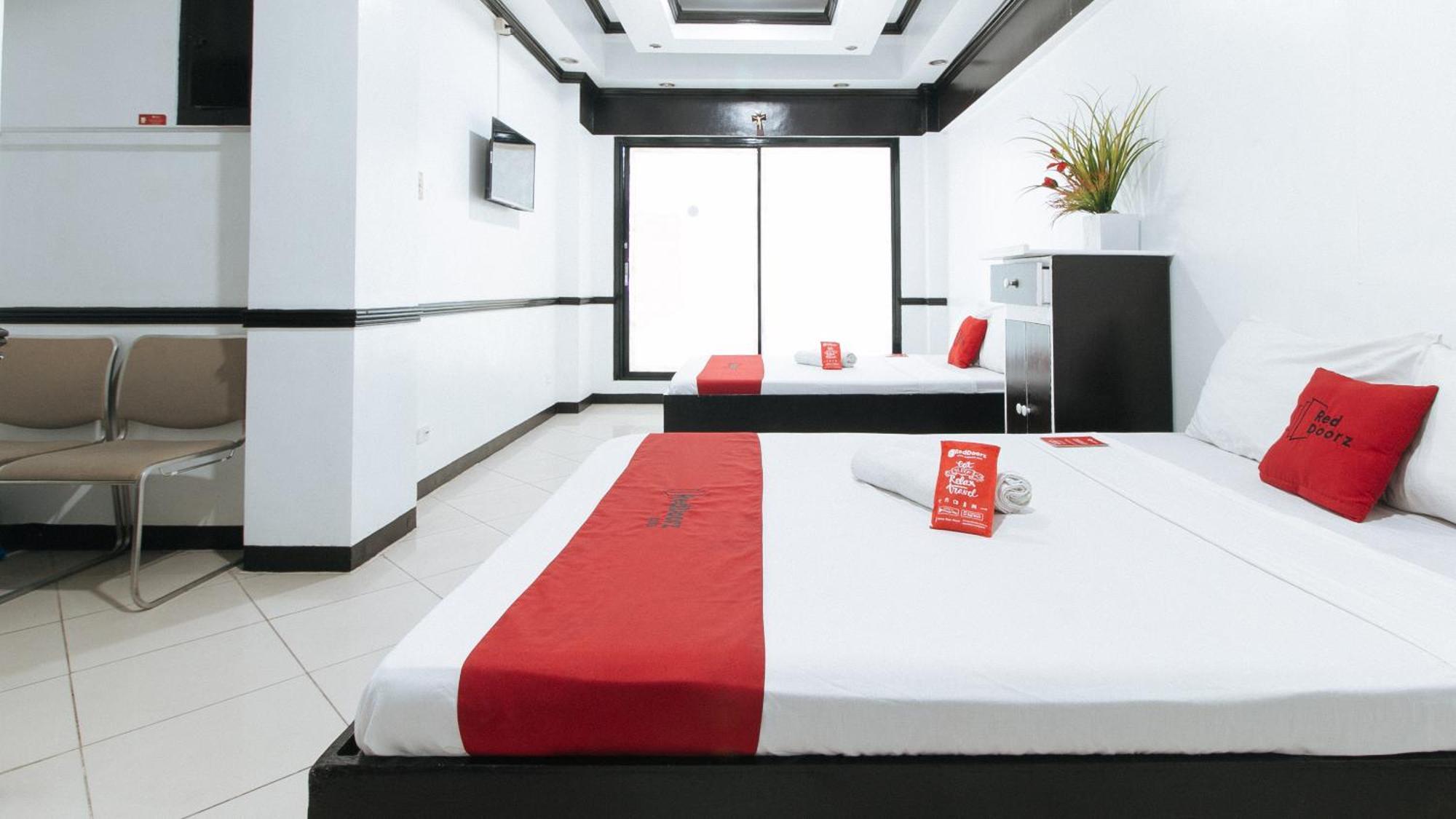 Reddoorz At Plus Villa Gloria Taguig Extérieur photo