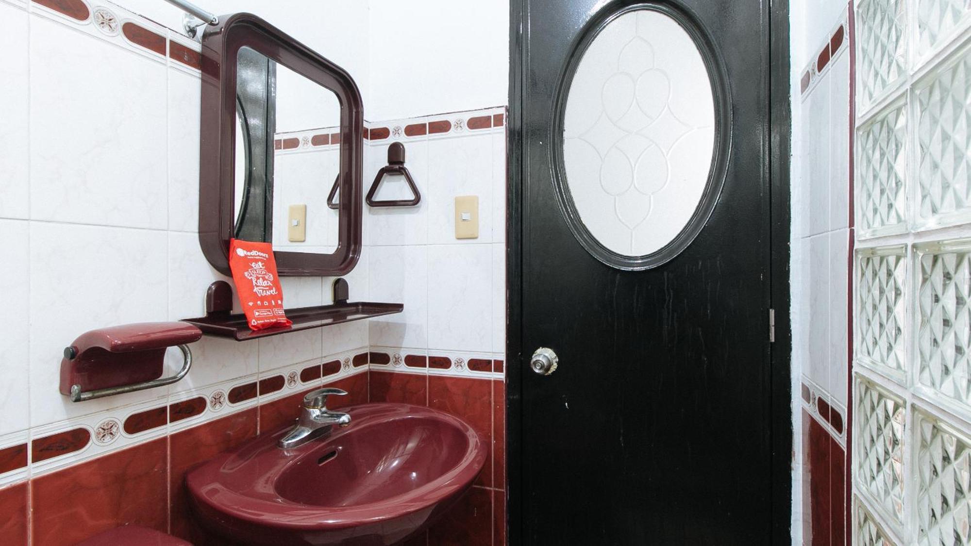 Reddoorz At Plus Villa Gloria Taguig Extérieur photo