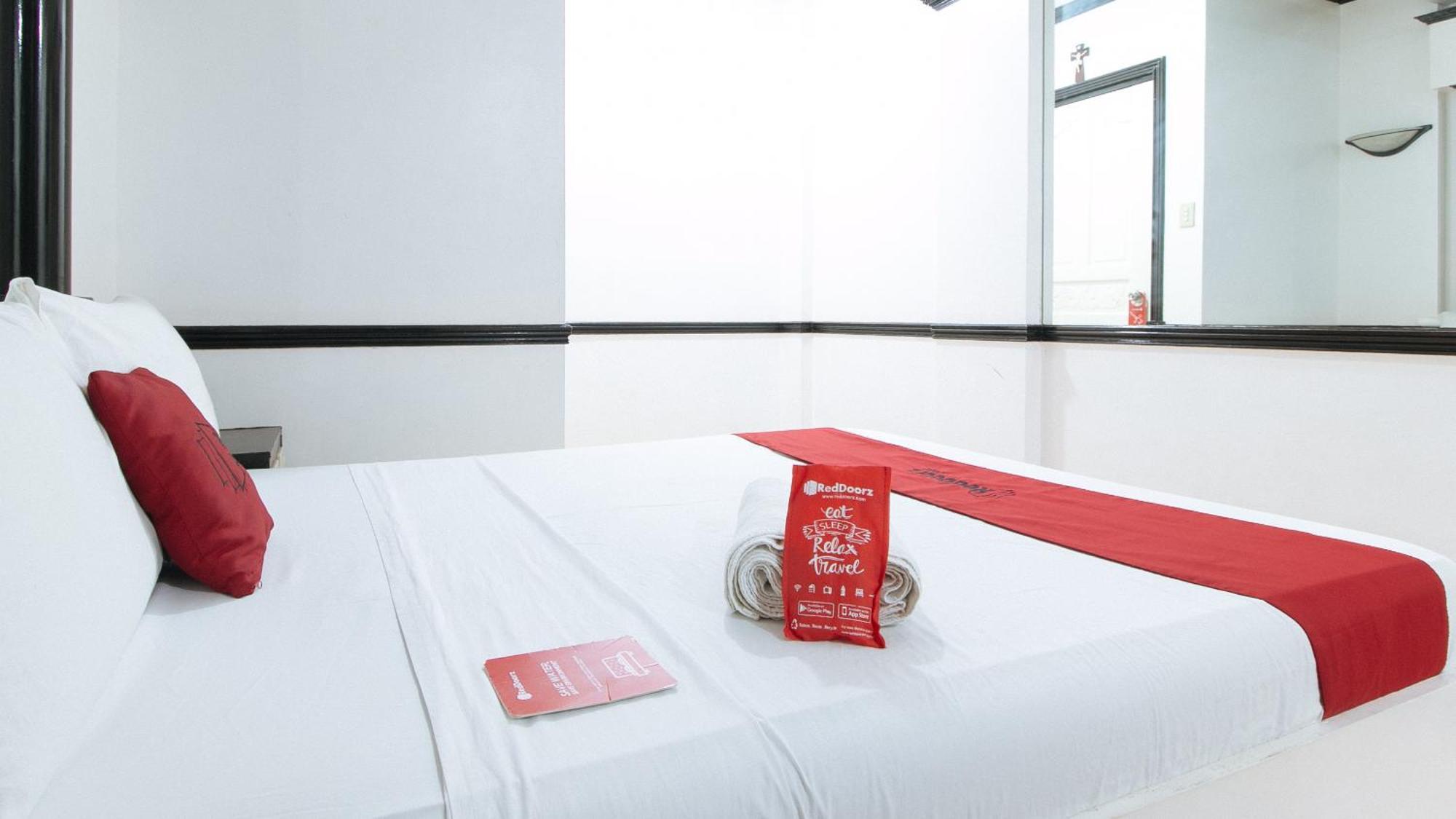 Reddoorz At Plus Villa Gloria Taguig Extérieur photo