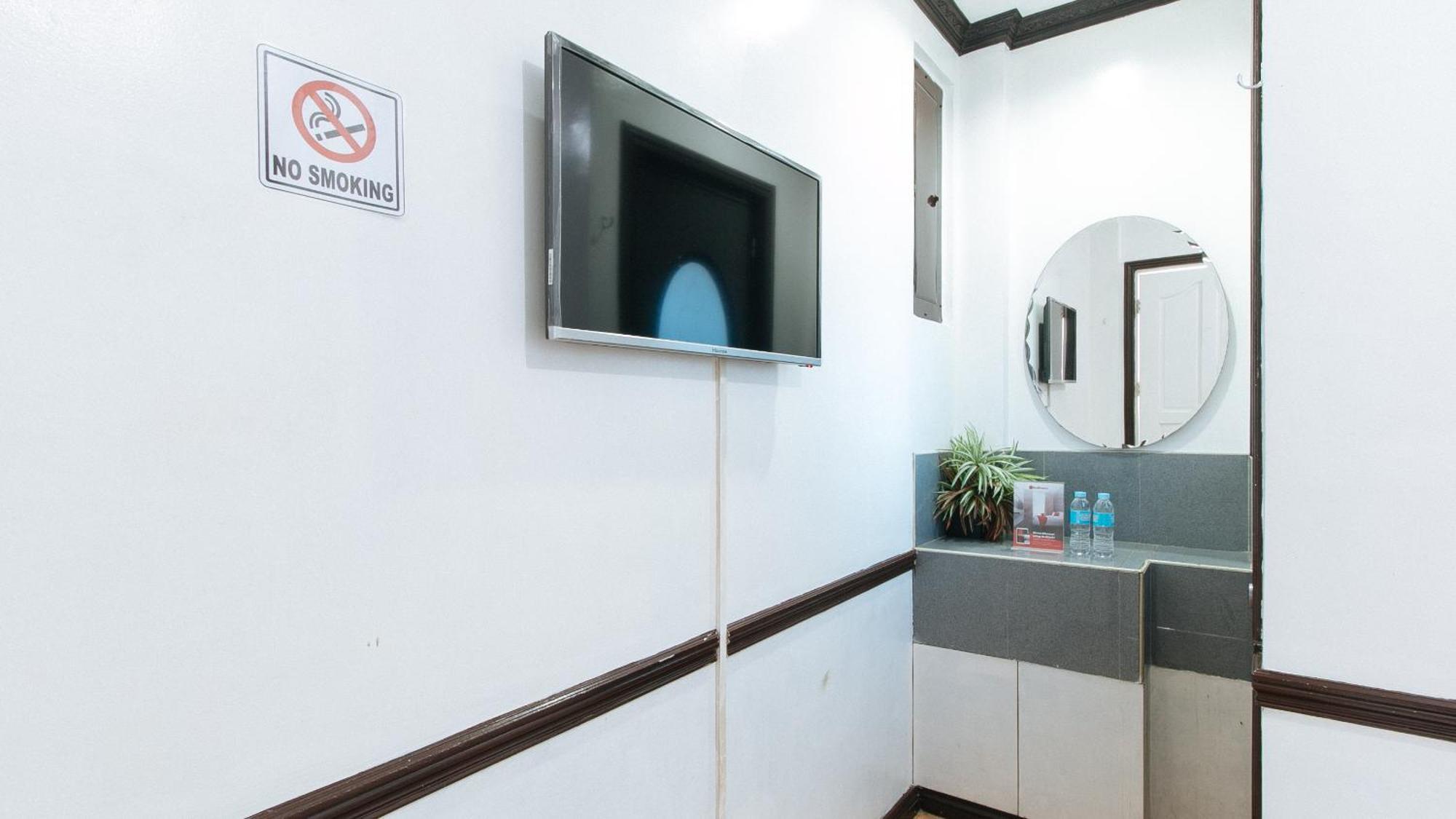 Reddoorz At Plus Villa Gloria Taguig Extérieur photo