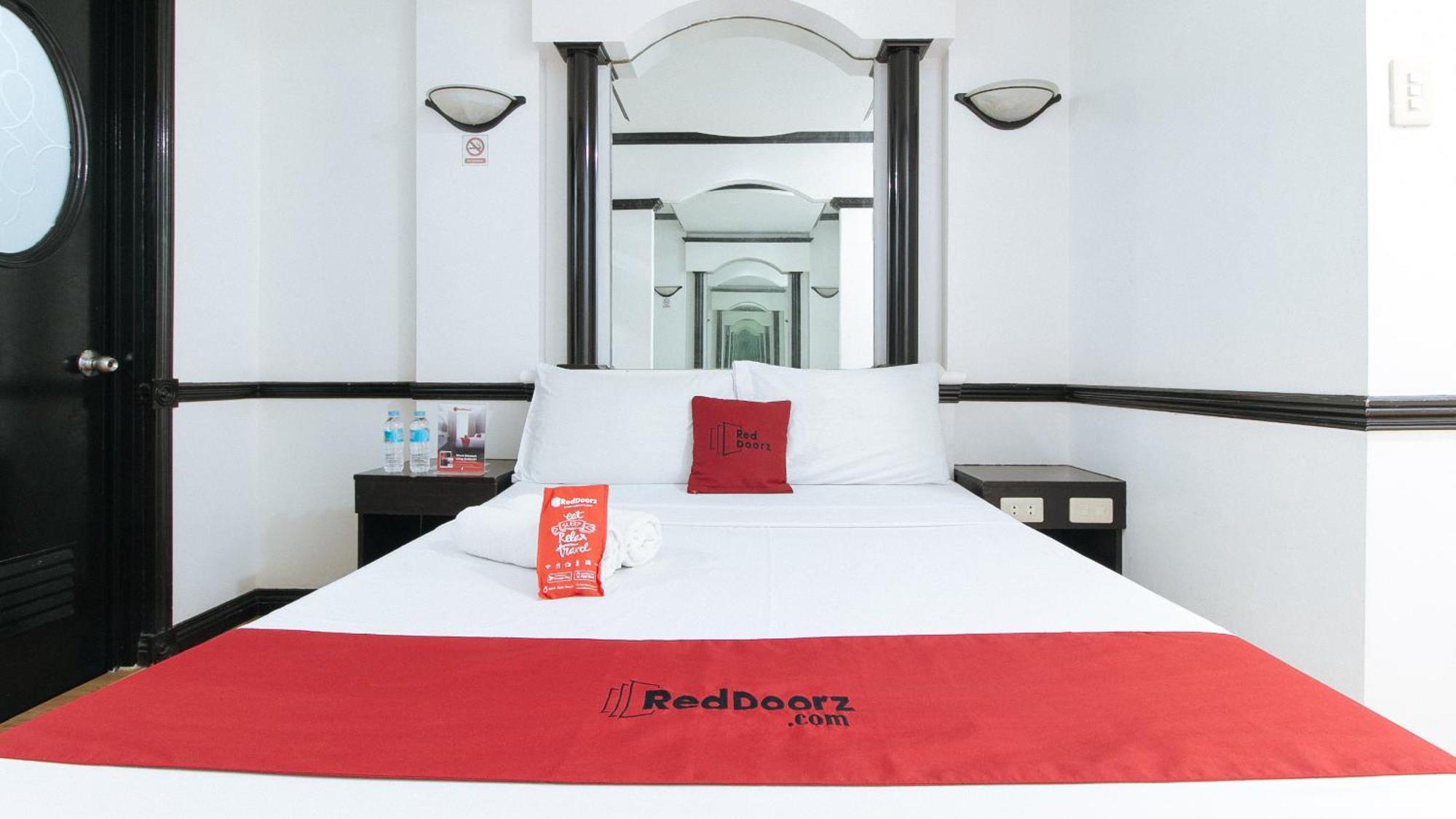 Reddoorz At Plus Villa Gloria Taguig Extérieur photo